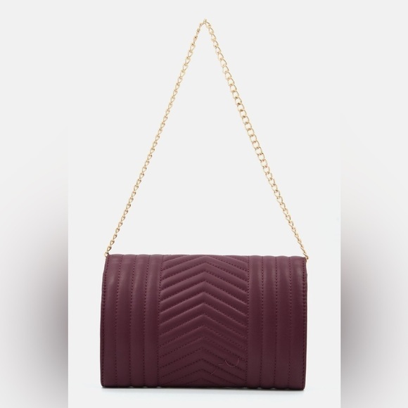 Badgley Mischka Quilted Crossbody Gold Tone Chain - Picture 2 of 3